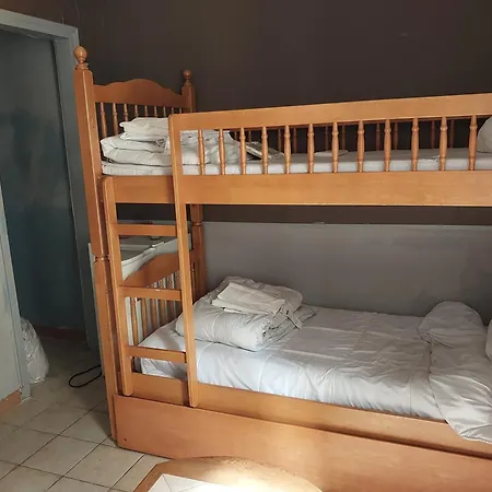 Hostel Dortoir Maricourt Le Bourget