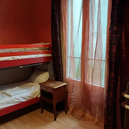 Dortoir Maricourt Hostel *